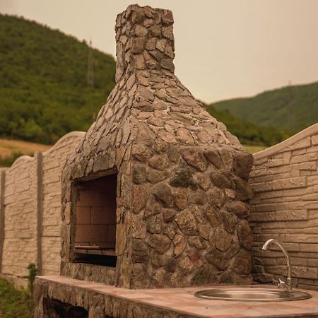 Cabana Varad Coronini Moldova Veche Exterior photo